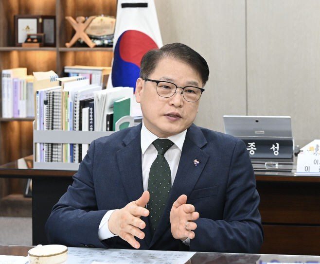 You are currently viewing [노동개혁 길을 묻다] “대기업 장애인 고용, 의무제만으로는 한계”